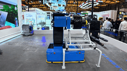 新松悬臂轴移动机器人.gif 新松悬臂轴移动机器人.gif